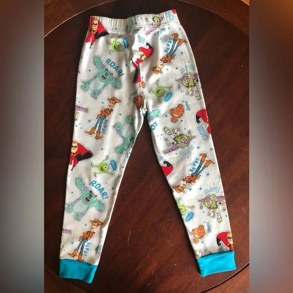 KIDS DISNEY PAJAMAS - Picture 6 of 7
